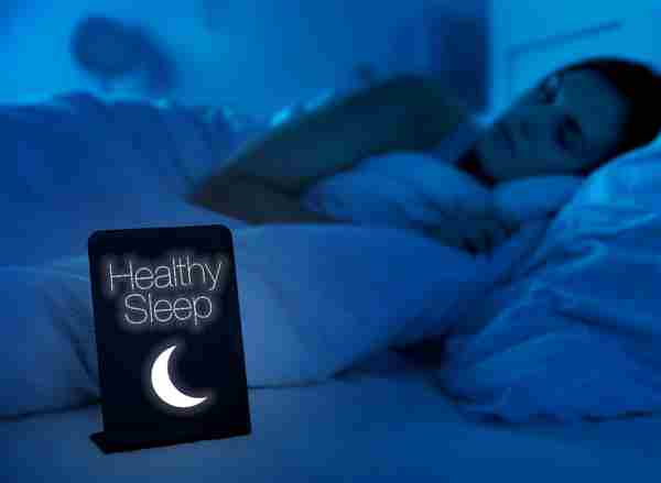 4. Duerma lo suficiente y evite los refrigerios nocturnos. 4. Duerma lo suficiente y evite los refrigerios nocturnos.
