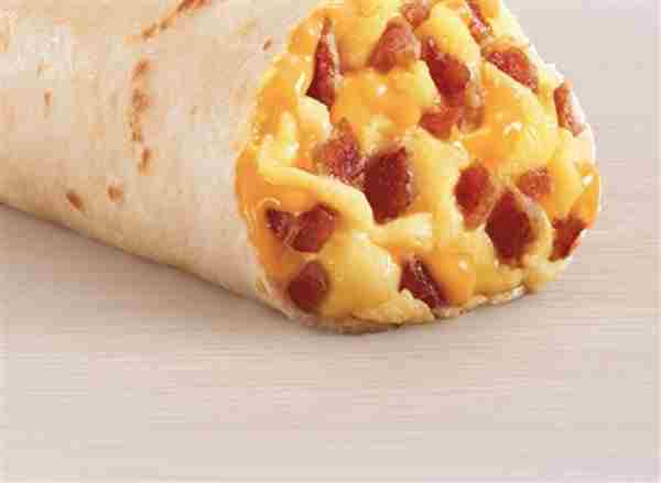 9. Taco Bell, burrito de desayuno tostado con queso y tocino