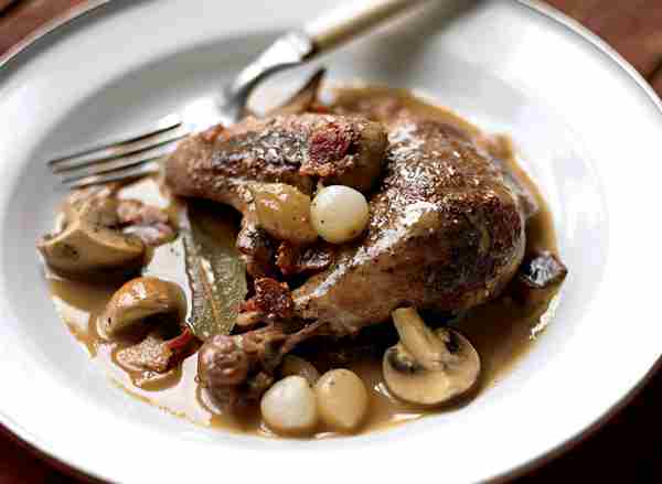 19. Pollo clásico en olla de cocción lenta al vino tinto