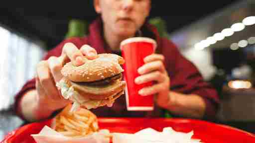 10. Apegarse a hábitos alimentarios poco saludables 10. Apegarse a hábitos alimentarios poco saludables