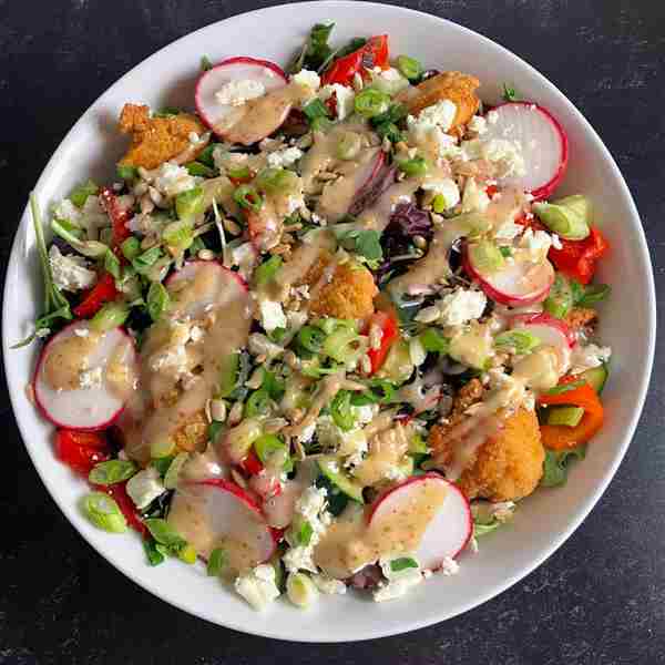 Ensalada De Pollo Con Palomitas De Maíz